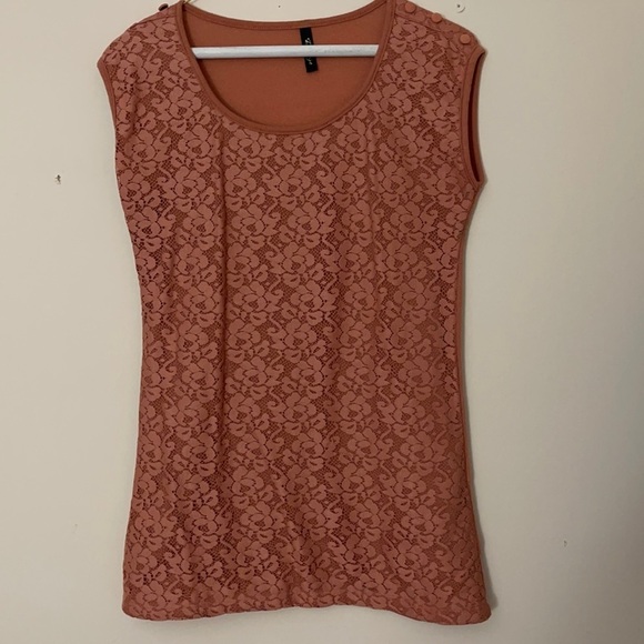 Shirt 👚 - Picture 1 of 5